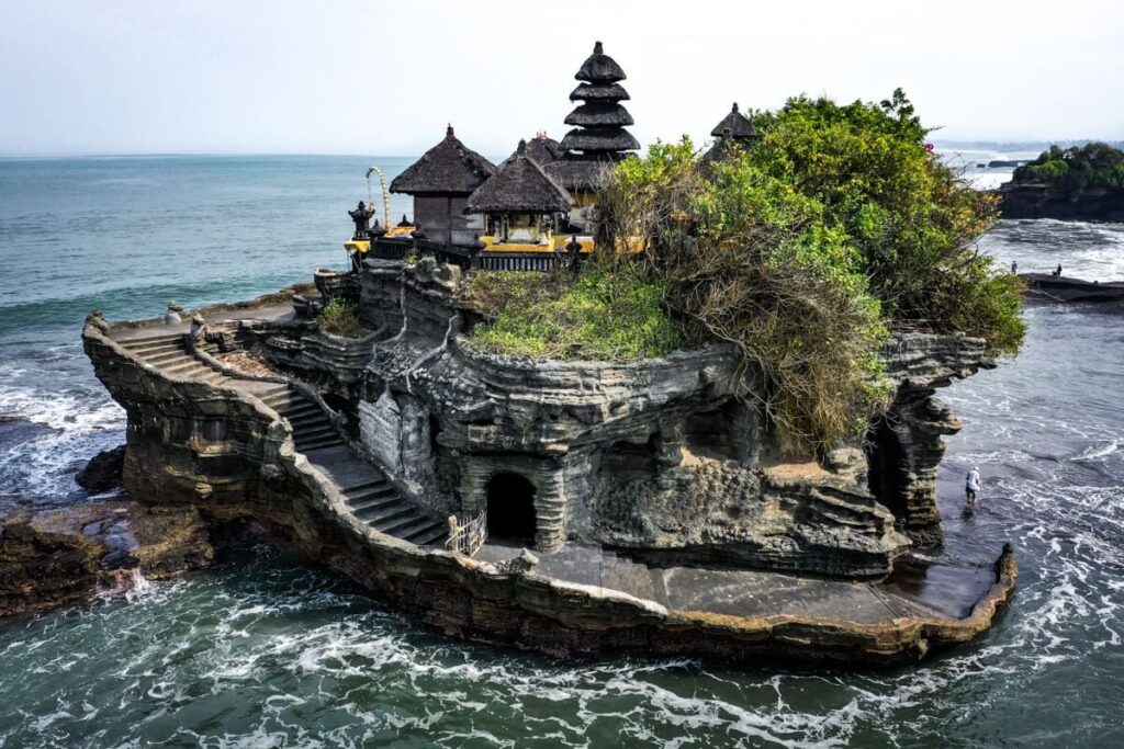 keindahan Pura Tanah Lot