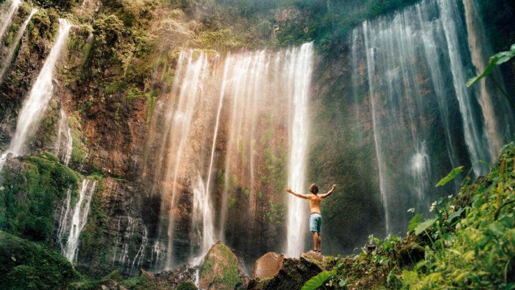 mengunjungi Air Terjun Tumpak Sewu