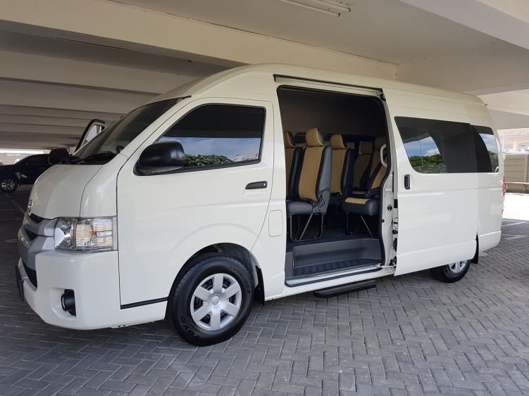 sewa Hiace Premio